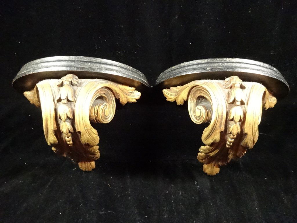 PAIR GILT METAL WALL BRACKETS WITH SCROLLING ACANTHUS (1 of 8)