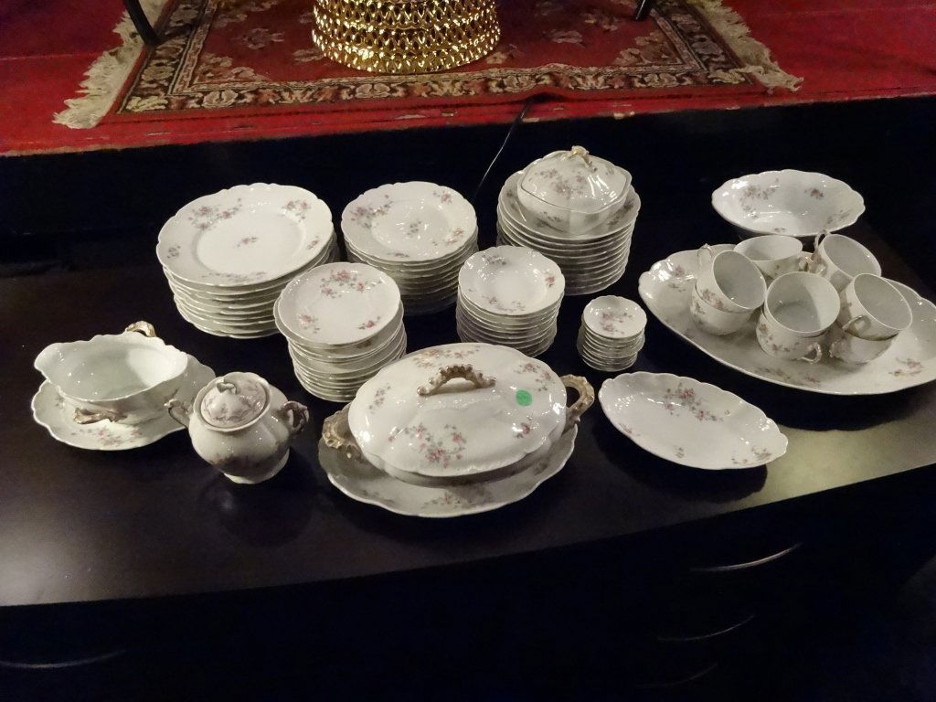 81 PC VINTAGE LRI LIMOGES FRANCE CHINA SERVICE, (1 of 5)