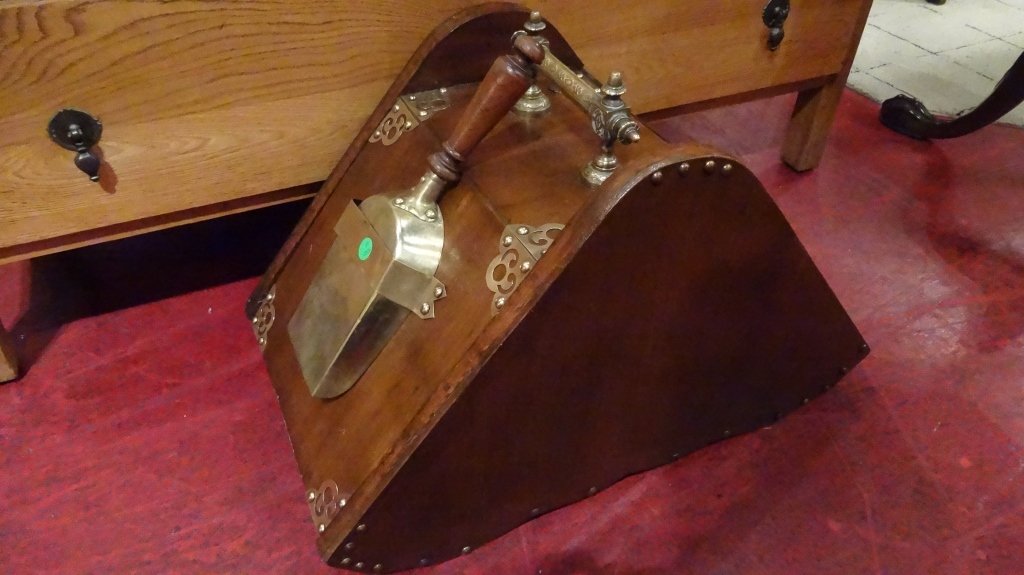 ANTIQUE WOOD AND BRASS COAL SCUTTLE, WITH LINED (1 of 6)