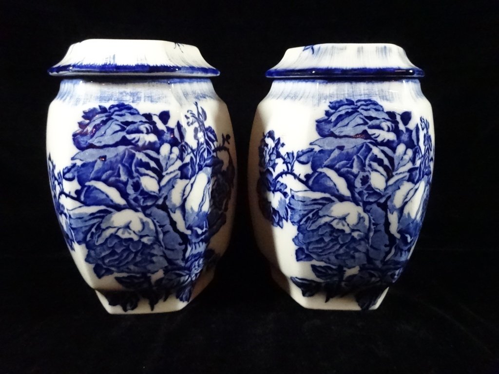 PAIR BLUE & WHITE IRONSTONE URNS WITH LIDS, MARKED: PAIR BLUE & WHITE IRONSTONE URNS WITH LIDS, MARKED VICTORIA IRONSTONE STAFFORDSHIRE ENGLAND, APPROX 8"H, SKU590.04
