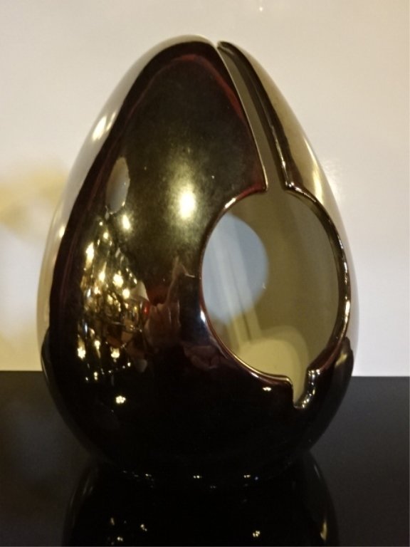 SC3 ITALY PORCELAIN EGG FORM CANDLE HOLDER OR ASHTRAY, (1 of 5)