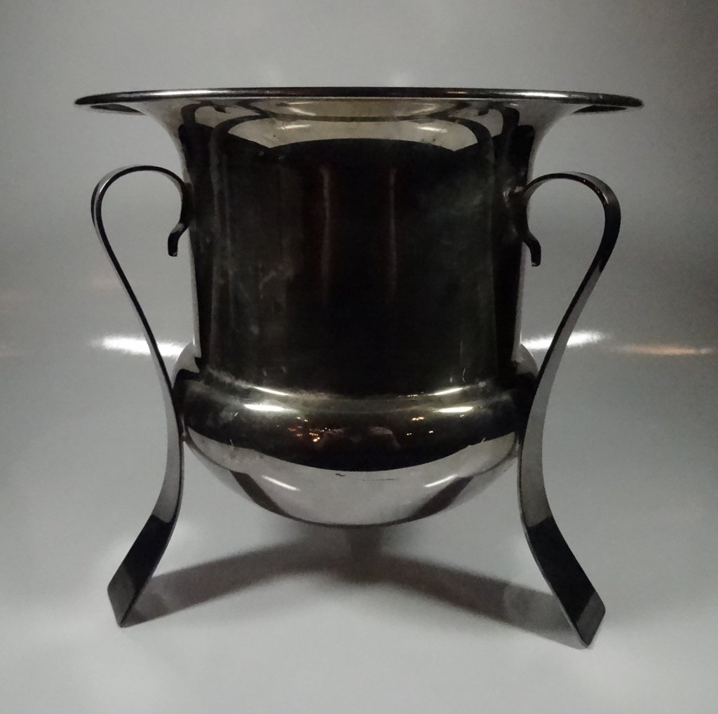 METAL CHAMPAGNE BUCKET ON 3 LEGS, APPROX 8.25" X 9.75" (1 of 3)