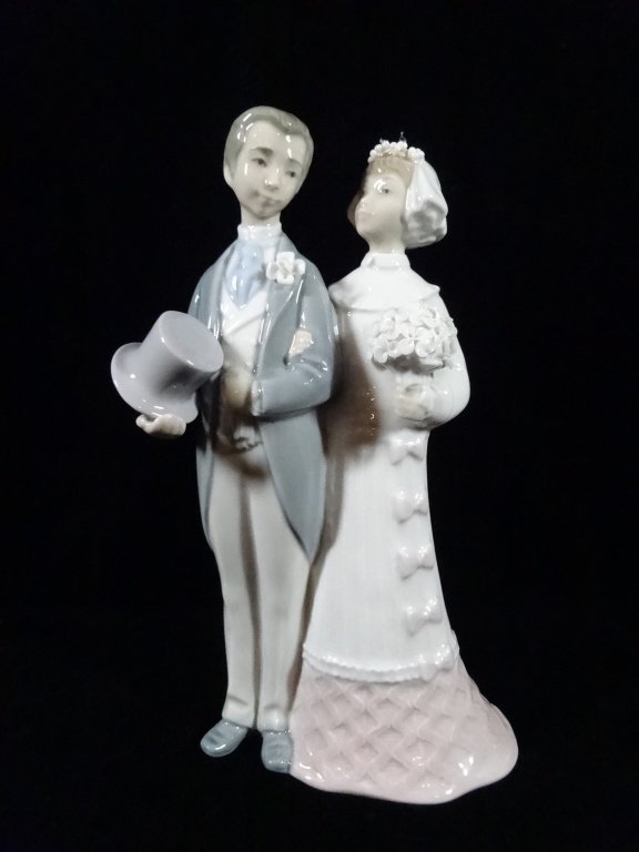 RETIRED LLADRO PORCELAIN SCULPTURE, "WEDDING LLADRO", (1 of 5)