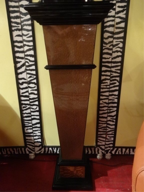NEOCLASSICAL WOOD PEDESTAL, GLOSS FINISH LIGHT FINISH: NEOCLASSICAL WOOD PEDESTAL, GLOSS FINISH LIGHT FINISH WITH EBONIZED ACCENTS, VERY GOOD CONDITION WITH SOME LIGHT FADING ON TOP SURFACE, APPROX 3.5'H, SKU3528.27