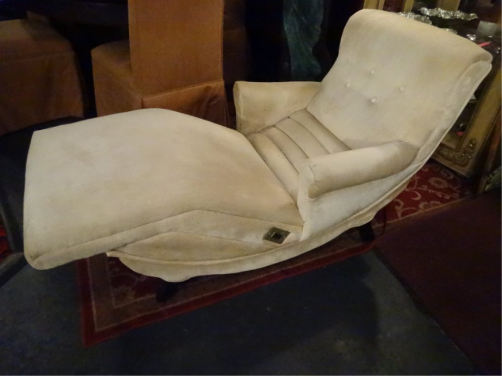 VINTAGE 1950's CONTOUR ELECTRIC RECLINING VIBRATING: VINTAGE 1950's CONTOUR ELECTRIC RECLINING VIBRATING CHAIR, OFF WHITE UPHOLSTERY, EXCELLENT WORKING CONDITION