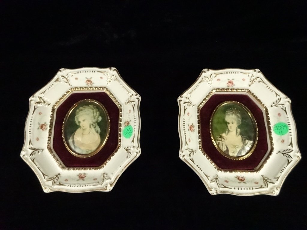 2 VINTAGE MID CENTURY CAMEO CREATIONS IN PORCELAIN (1 of 6)