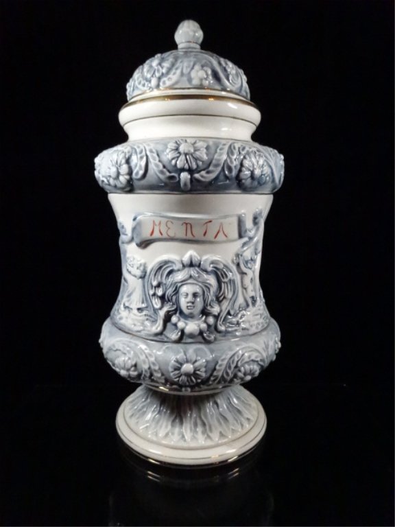 R. CAPODIMONTE PORCELAIN URN WITH LID, APPROX 14.75"H: R. CAPODIMONTE PORCELAIN URN WITH LID, APPROX 14.75"H
