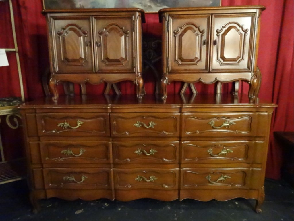 4 PC VINTAGE FRENCH STYLE KING BEDROOM SET, INCLUDES (1 of 7)