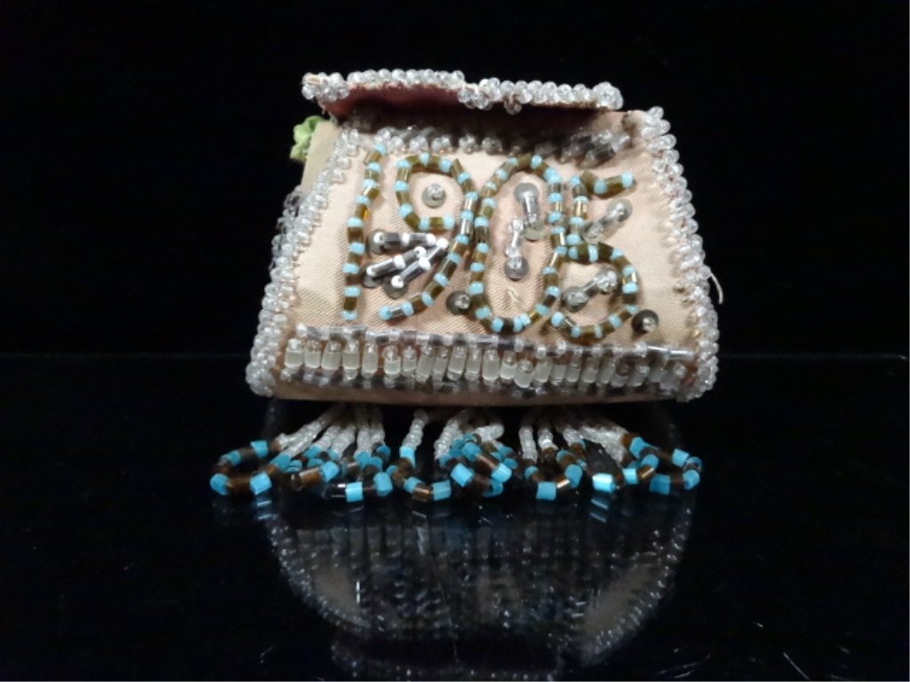 NATIVE AMERICAN BEADWORK PURSE, DATED 1905, APPROX 4" X (1 of 5)