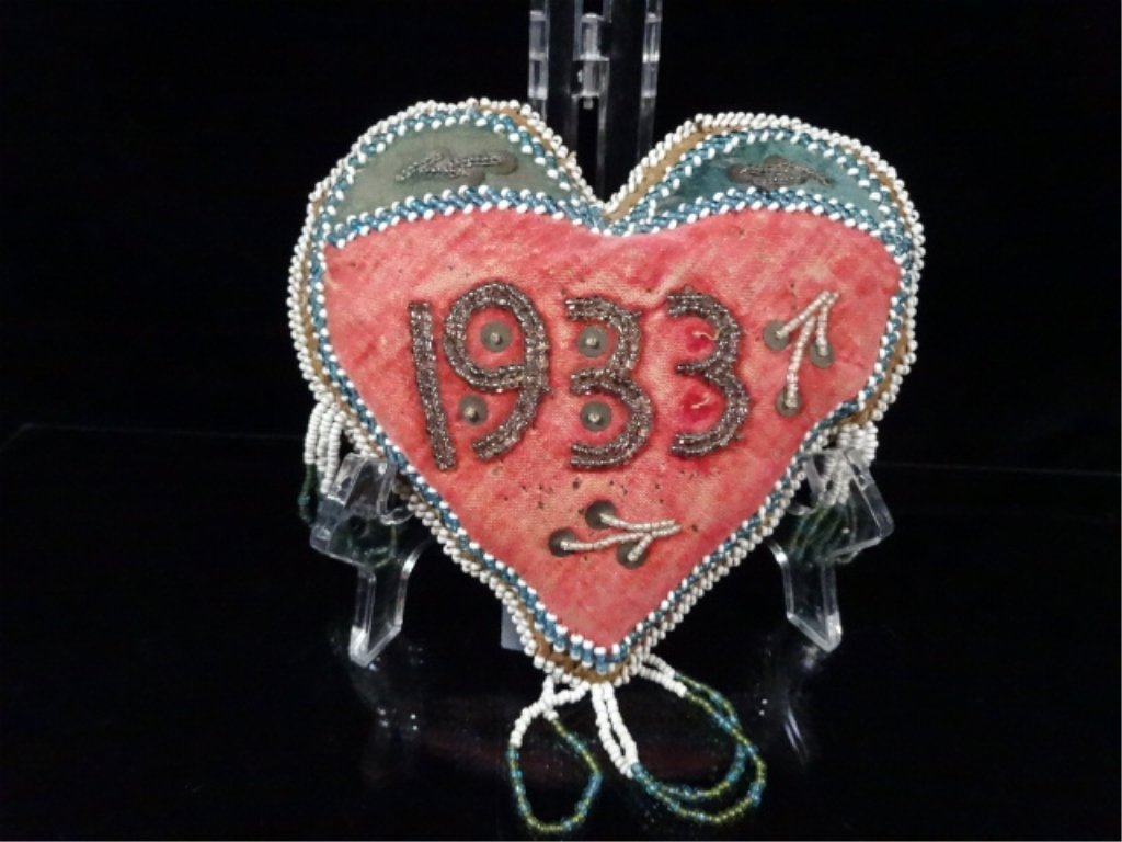 NATIVE AMERICAN BEADWORK HEART, DATED 1933, SMALL SLIT: NATIVE AMERICAN BEADWORK HEART, DATED 1933, SMALL SLIT IN FABRIC, APPROX 6.25" X 6"