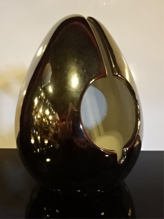 SC3 ITALY PORCELAIN EGG FORM CANDLE HOLDER OR ASHTRAY, (1 of 5)