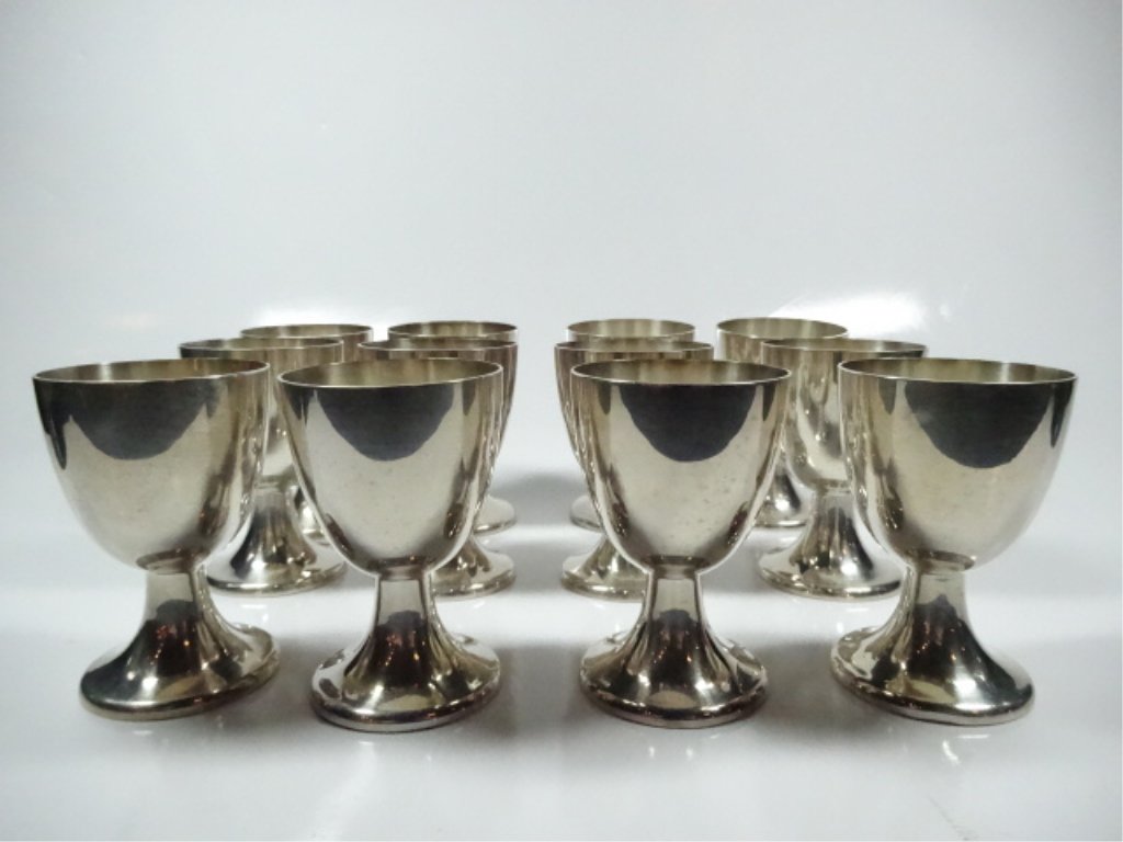 12 PC SILVERPLATE EGG CUPS, APPROX 2 1/2"H X 1 5/8"W: 12 PC SILVERPLATE EGG CUPS, APPROX 2 1/2"H X 1 5/8"W