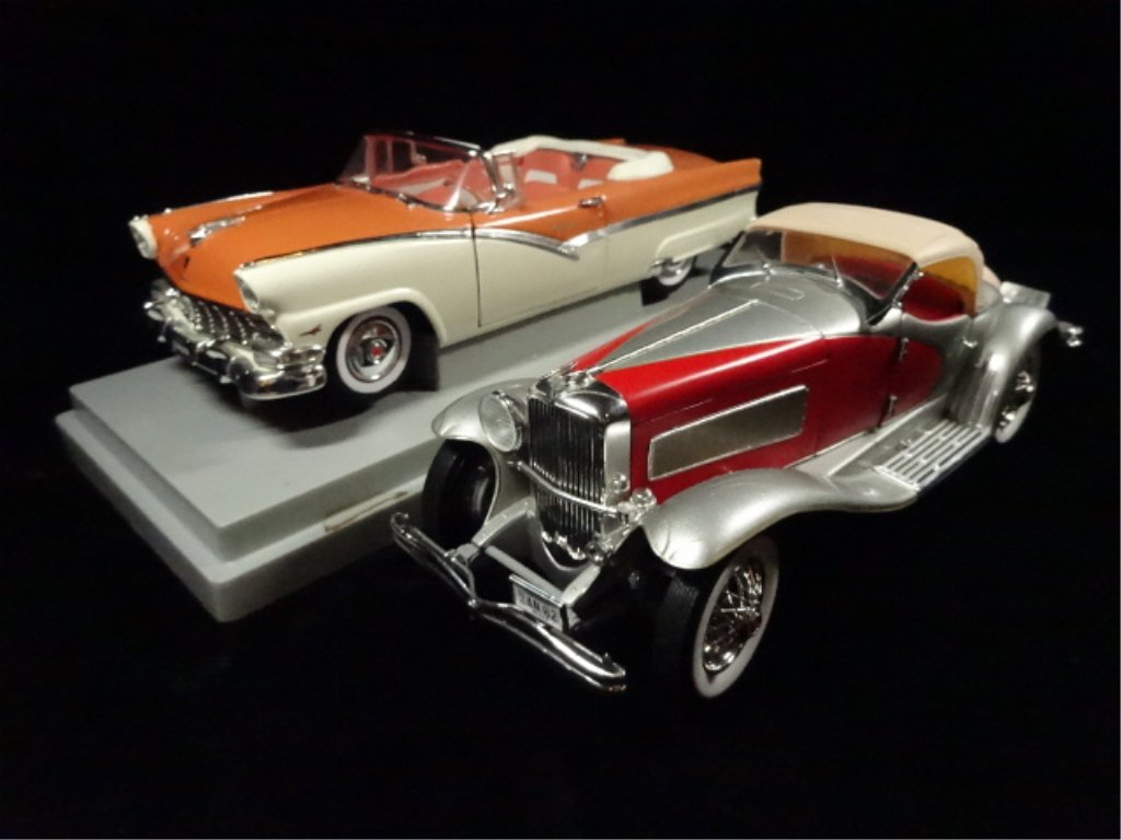 2 MODEL CARS, 1956 SUNLINER IN GOOD CONDITION, 2ND CAR (1 of 8)