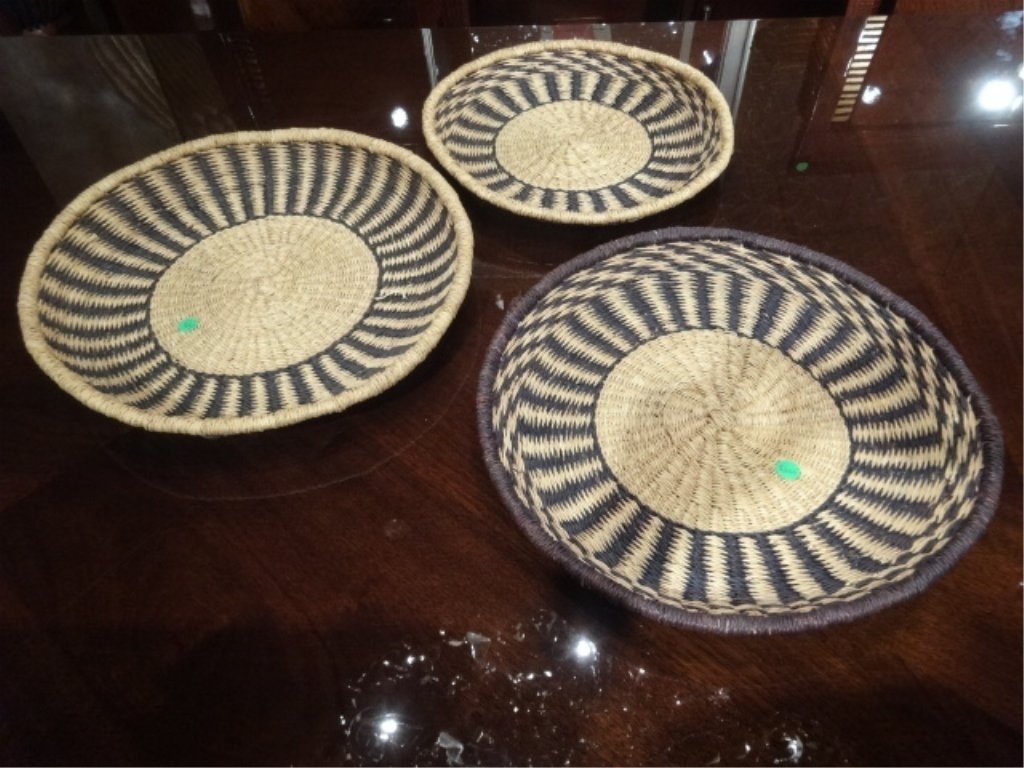 3 WOVEN RATTAN PLATTERS, EACH APPROX 17"W, SKU101: 3 WOVEN RATTAN PLATTERS, EACH APPROX 17"W, SKU101