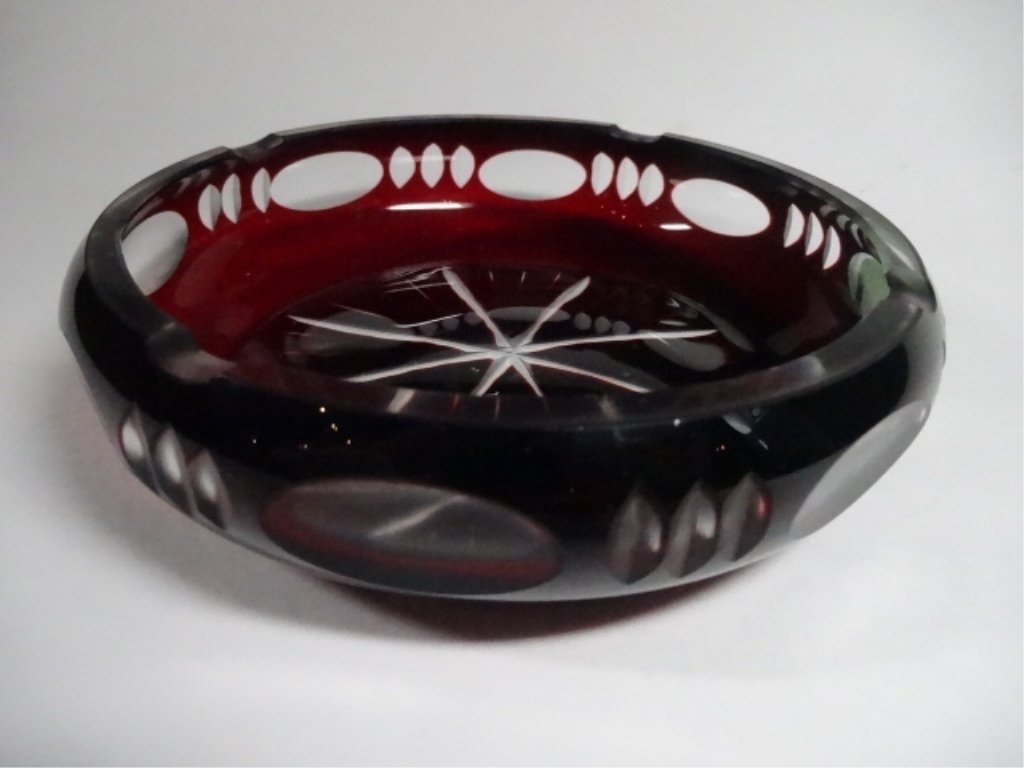 VINTAGE RUBY CUT TO CLEAR CRYSTAL ASHTRAY, EXCELLENT (1 of 4)