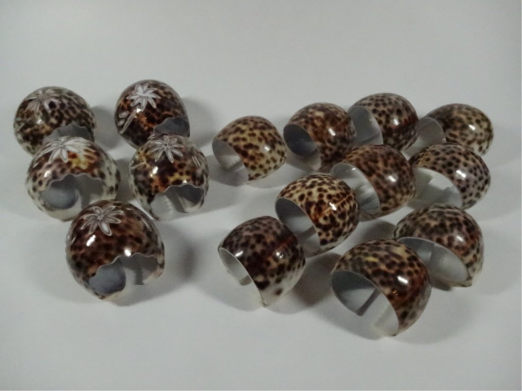 15 PC COWRIE SHELL NAPKIN RINGS, INCLUDES 5 CARVED WITH (1 of 6)