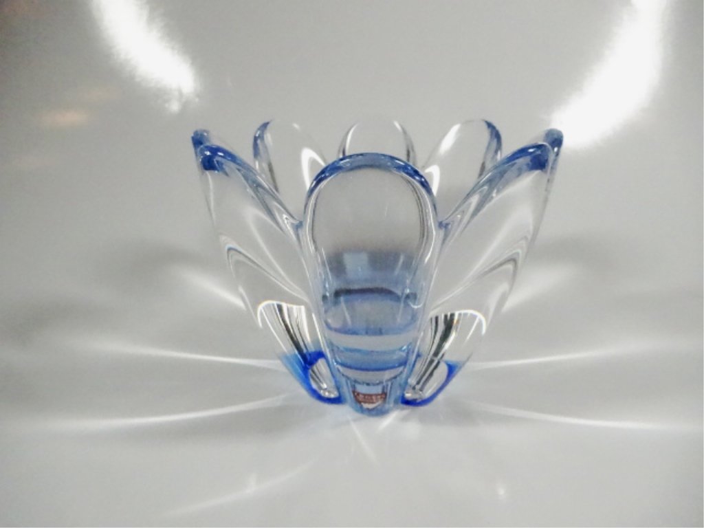 ORREFORS CRYSTAL BOWL, BLUE, WITH ORREFORS LABEL AND: ORREFORS CRYSTAL BOWL, BLUE, WITH ORREFORS LABEL AND SIGNED ON BOTTOM, APPROX 4"H X 5 1/8" DIAMETER