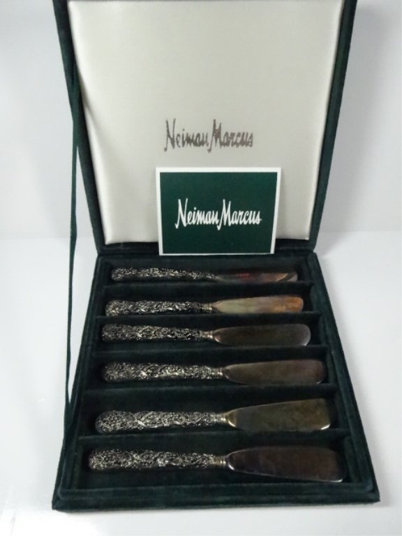 6 NEIMAN MARCUS GRAPE MOTIF SILVERPLATE BREAD KNIVES, (1 of 5)