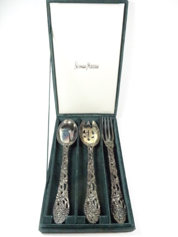 3 PC NEIMAN MARCUS GRAPE MOTIF SILVERPLATE SERVING (1 of 5)