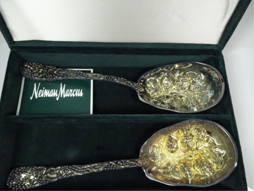 2 NEIMAN MARCUS GRAPE MOTIF SILVERPLATE SERVING SPOONS, (1 of 5)