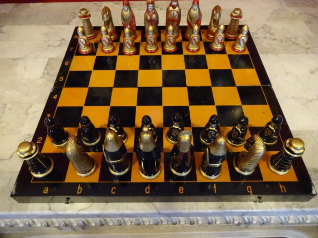RUSSIAN CHESS SET WITH CHESSBOARD BOX, MINOR SCRATCHES (1 of 10)