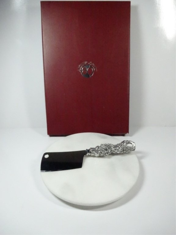 ARTHUR COURT ROUND MARBLE CHEESE BOARD WITH GRAPE (1 of 5)