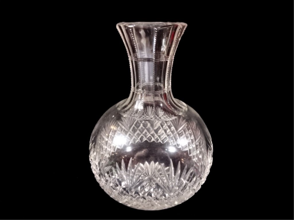 VINTAGE CUT CRYSTAL VASE, EXCELLENT CONDITION, 8.5" X (1 of 3)