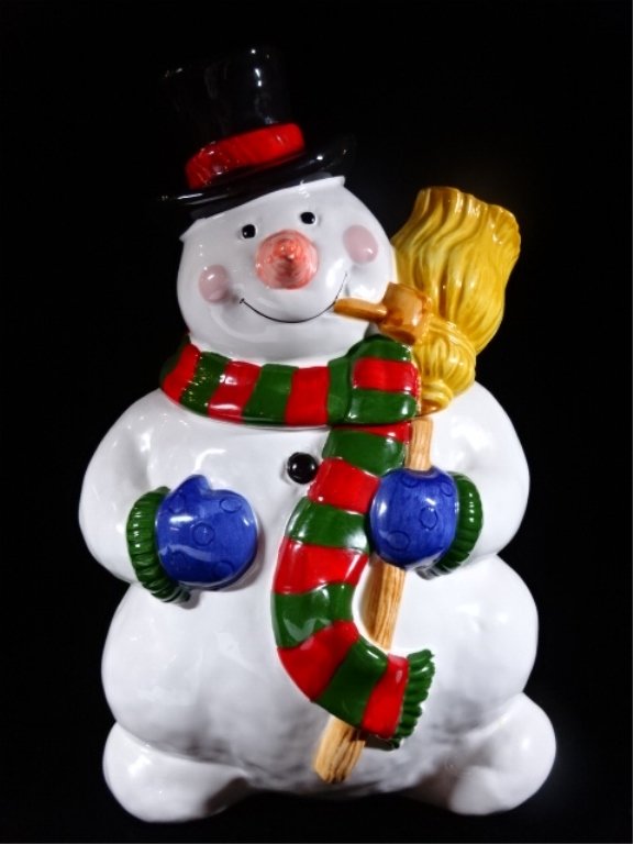 FROSTY THE SNOWMAN CERAMIC COOKIE JAR, EXCELLENT: FROSTY THE SNOWMAN CERAMIC COOKIE JAR, EXCELLENT CONDITION, 12"H X 8" X 6", SKU825.47