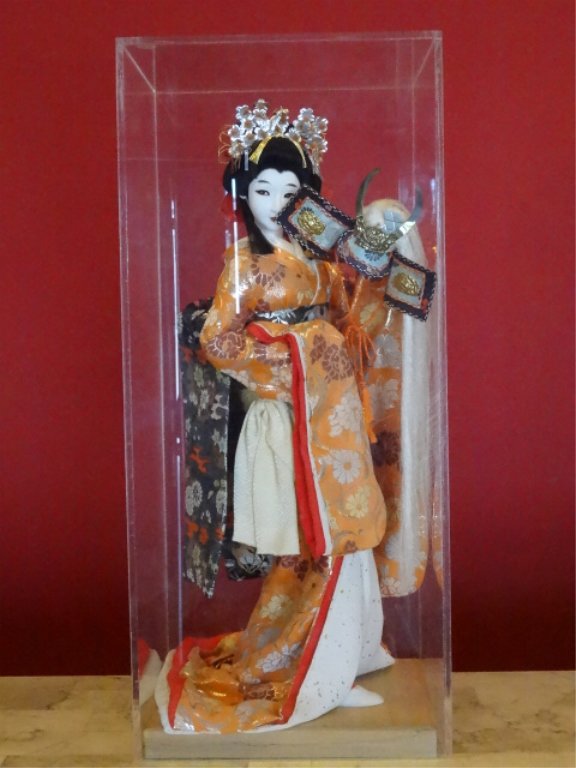 LARGE JAPANESE GEISHA DOLL IN ACRYLIC BOX, EXCELLENT (1 of 9)