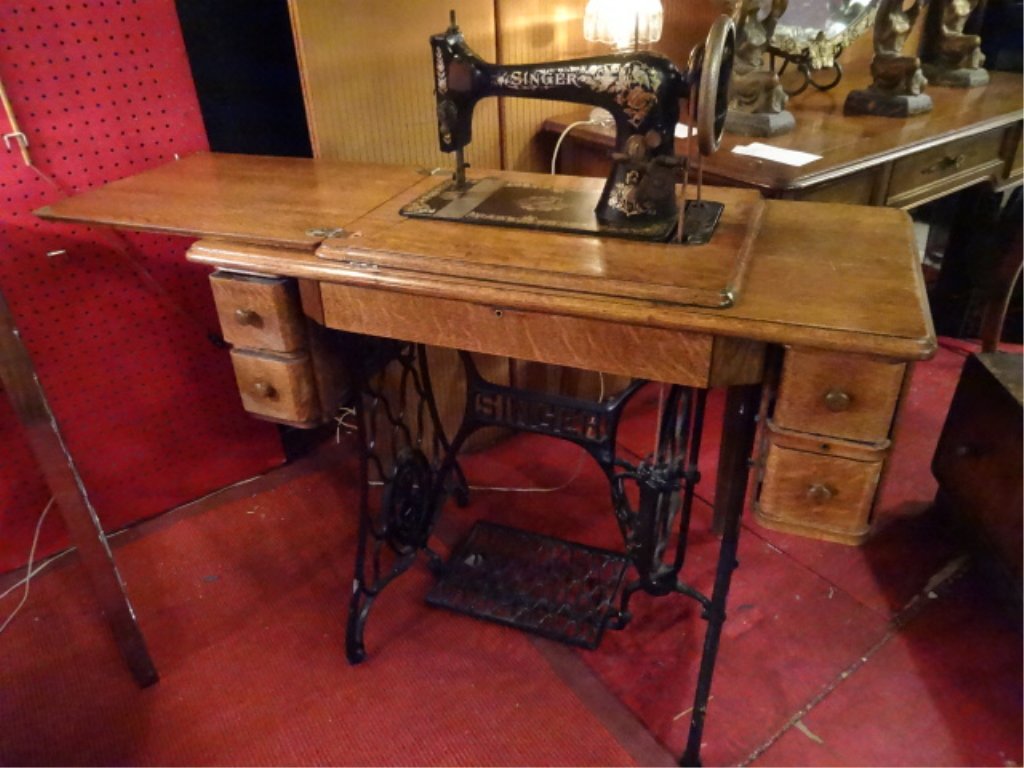 ANTIQUE SINGER SEWING MACHINE IN OAK AND IRON STAND, (1 of 8)