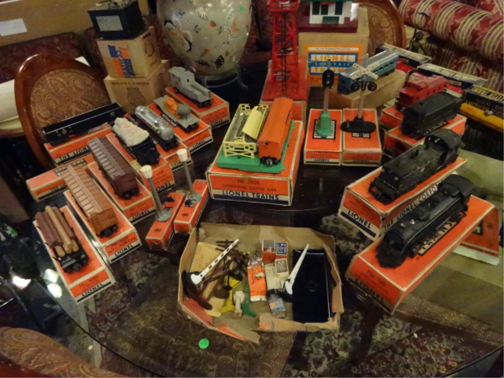 LARGE COLLECTION LIONEL TRAIN EQUIPMENT, 25+ PIECES AND (1 of 10)