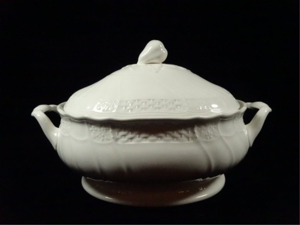 Mikasa Soup Tureen With Lid Renaissance White Approx