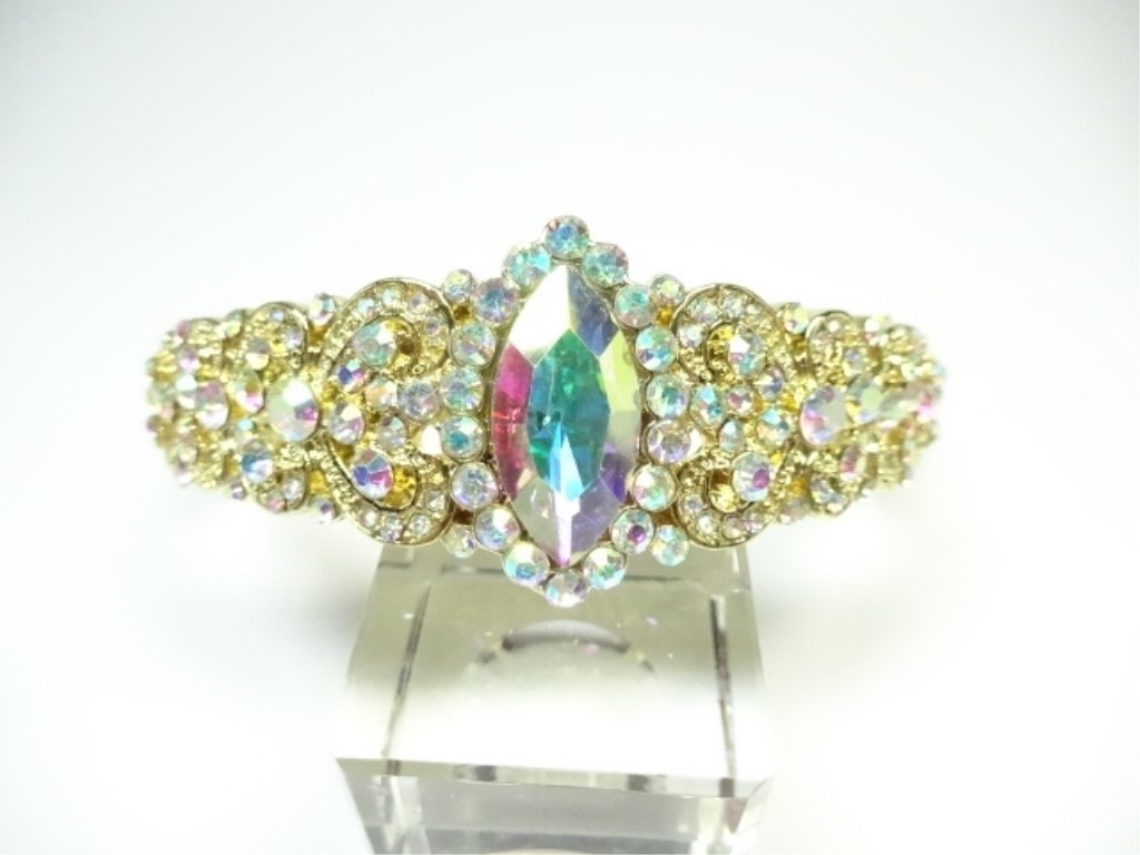 COSTUME JEWELRY BRACELET, MULTICOLOR MARQUISE SHAPE (1 of 5)