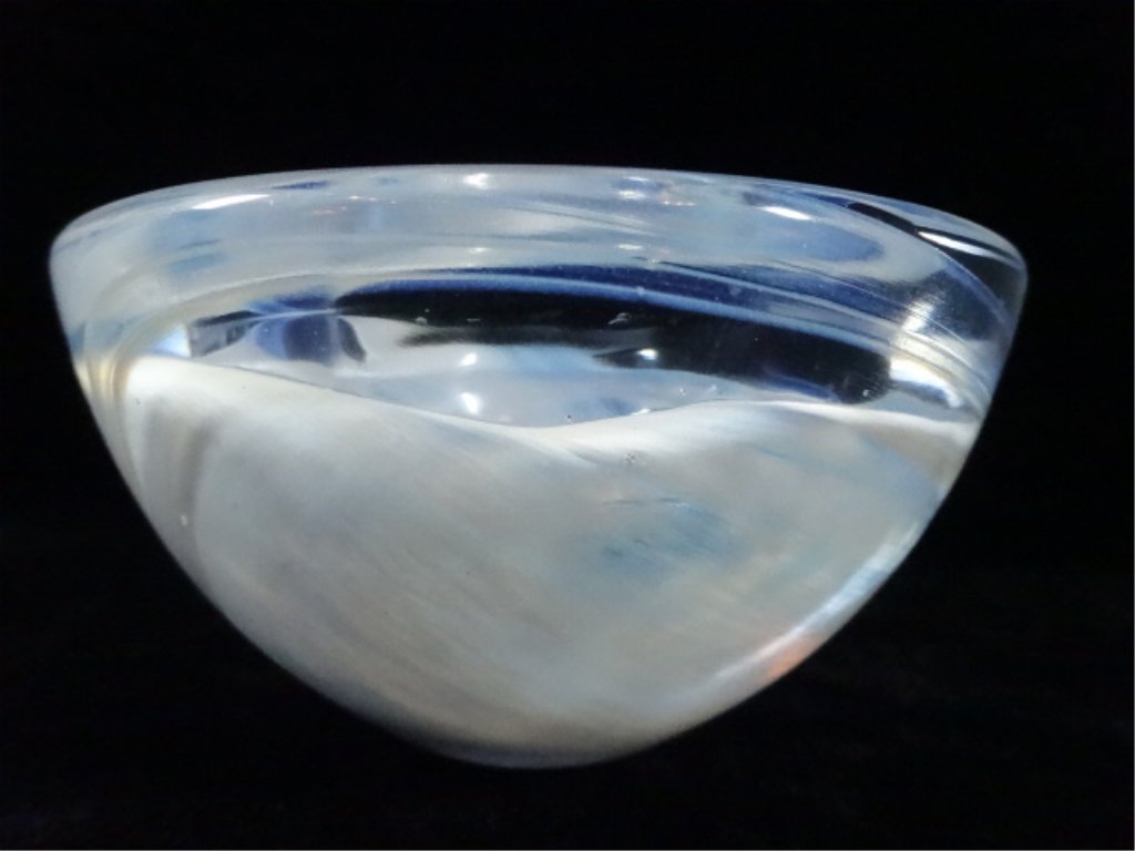 KOSTA BODA ATOLL GLASS BOWL, WHITE/BLUE SWIRL, ANNA EHR: KOSTA BODA ATOLL GLASS BOWL, WHITE/BLUE SWIRL, ANNA EHRNER DESIGN, APPROX 2 1/4" X 4 3/8", WITH BOX
