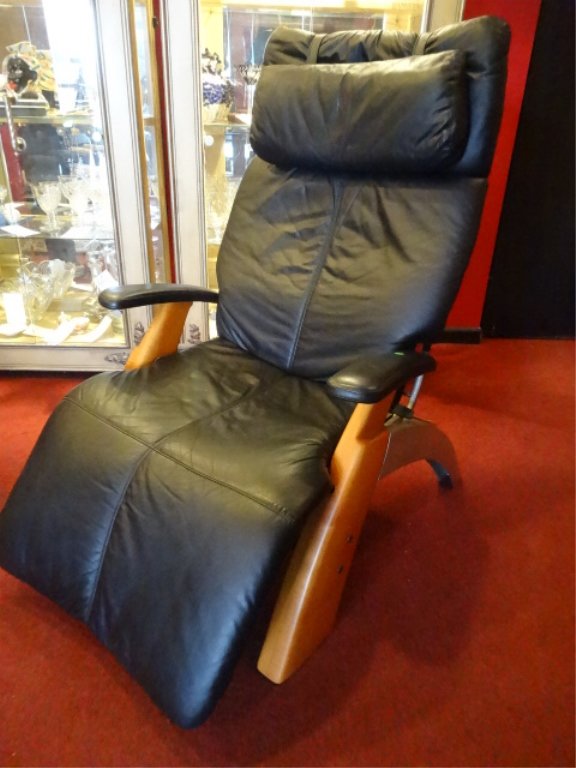 ZERO GRAVITY LEATHER RECLINING LOUNGE CHAIR, MODERN (1 of 5)