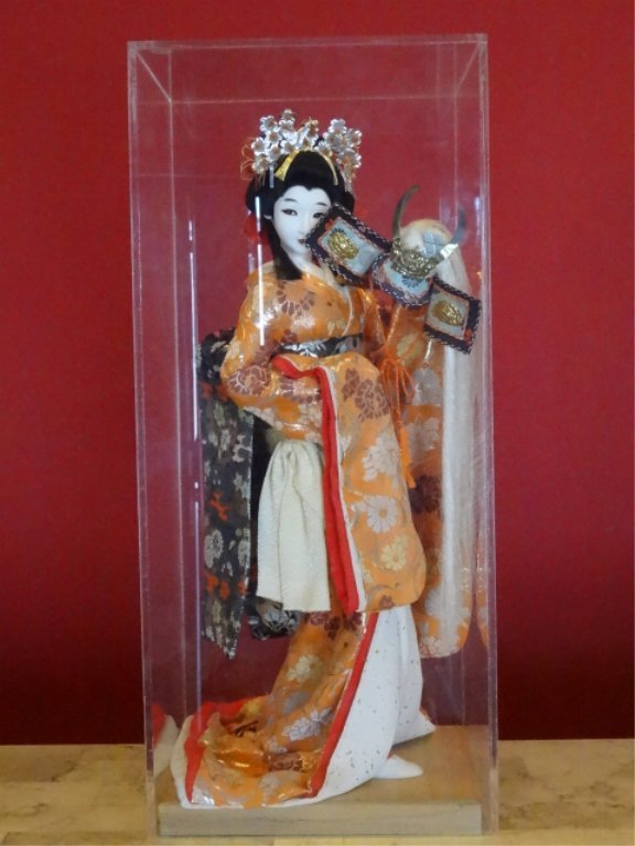 LARGE JAPANESE GEISHA DOLL IN ACRYLIC BOX, EXCELLENT (1 of 9)