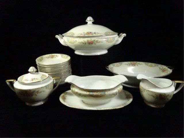 17 PC NORITAKE CHINA, INCLUDES 12 BERRY BOWLS, COVERED (1 of 9)