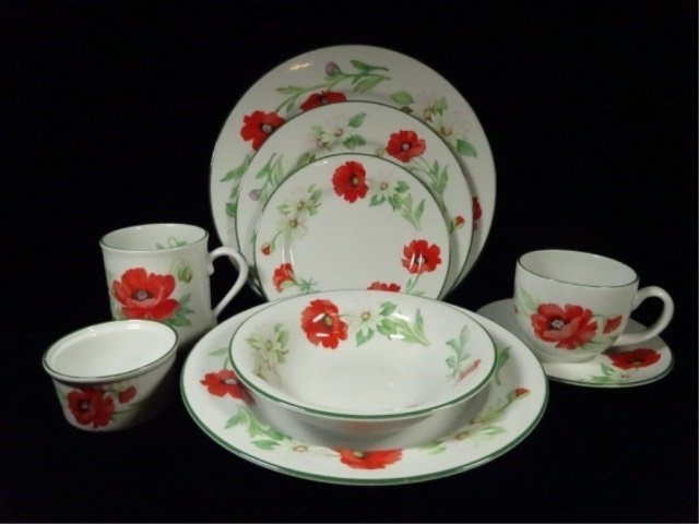74 PC ROYAL WORCESTER CHINA SERVICE, POPPIES PATTERN, (1 of 7)