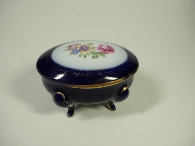 JIMENAU GRAF VON HENNEBERG ECHT KOBALT COVERED BOX ON (1 of 6)