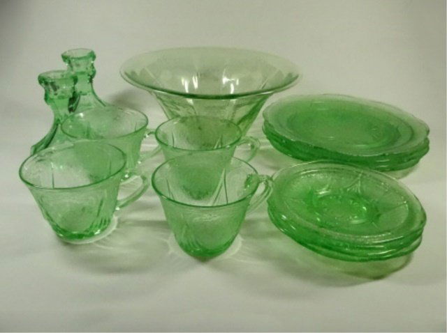 15 PC GREEN DEPRESSION GLASS, INCLUDES HAZEL ATLAS (1 of 6)
