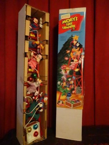 LARGE ANIMATED CHRISTMAS MICKEY MOUSE, WALT DISNEY (1 of 7)