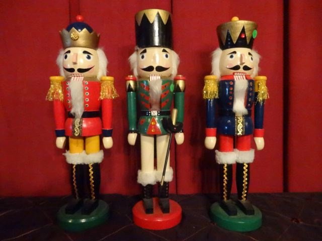 3 CHRISTMAS WOODEN NUTCRACKERS, LARGEST APPROX 20" X (1 of 6)