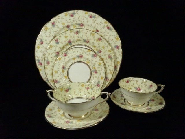 93 PC PARAGON CHINA SERVICE, COMTESSE PATTERN, INCLUDES (1 of 8)