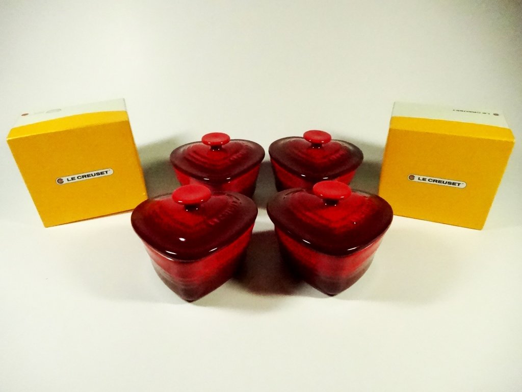 4 PC LE CRUESET RAMEKINS, RED D'AMOUR HEART SHAPED: 4 PC LE CRUESET RAMEKINS, RED D'AMOUR HEART SHAPED CASSEROLES WITH LIDS, ALL NEVER USED, 2 WITH BOXES, APPROX 4" ACROSS