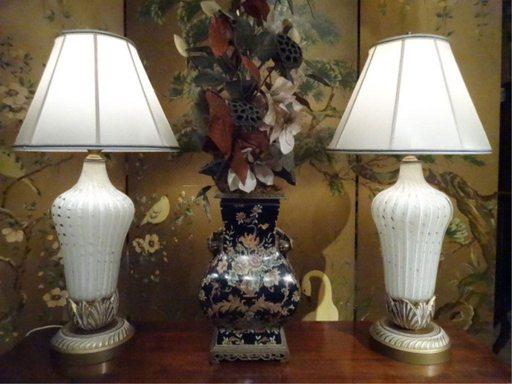 PAIR ITALIAN ART GLASS TABLE LAMPS, WHITE AND CLEAR (1 of 6)