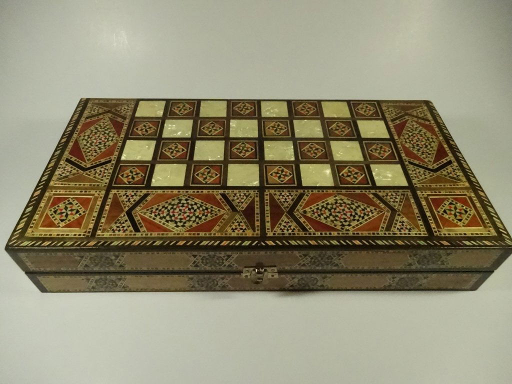 INLAID WOOD BACKGAMMON SET, INCLUDES PLAYING PIECES IN (1 of 8)