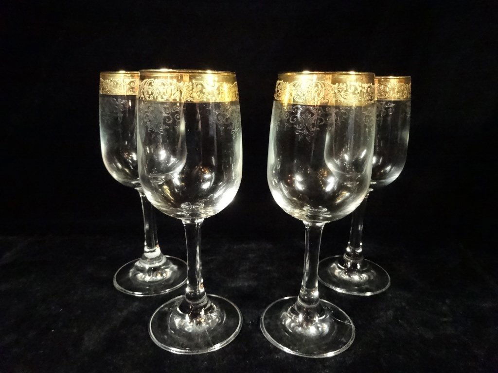 4 GOLD RIM CRYSTAL GOBLETS, APPROX 6 5/8"H (1 of 4)