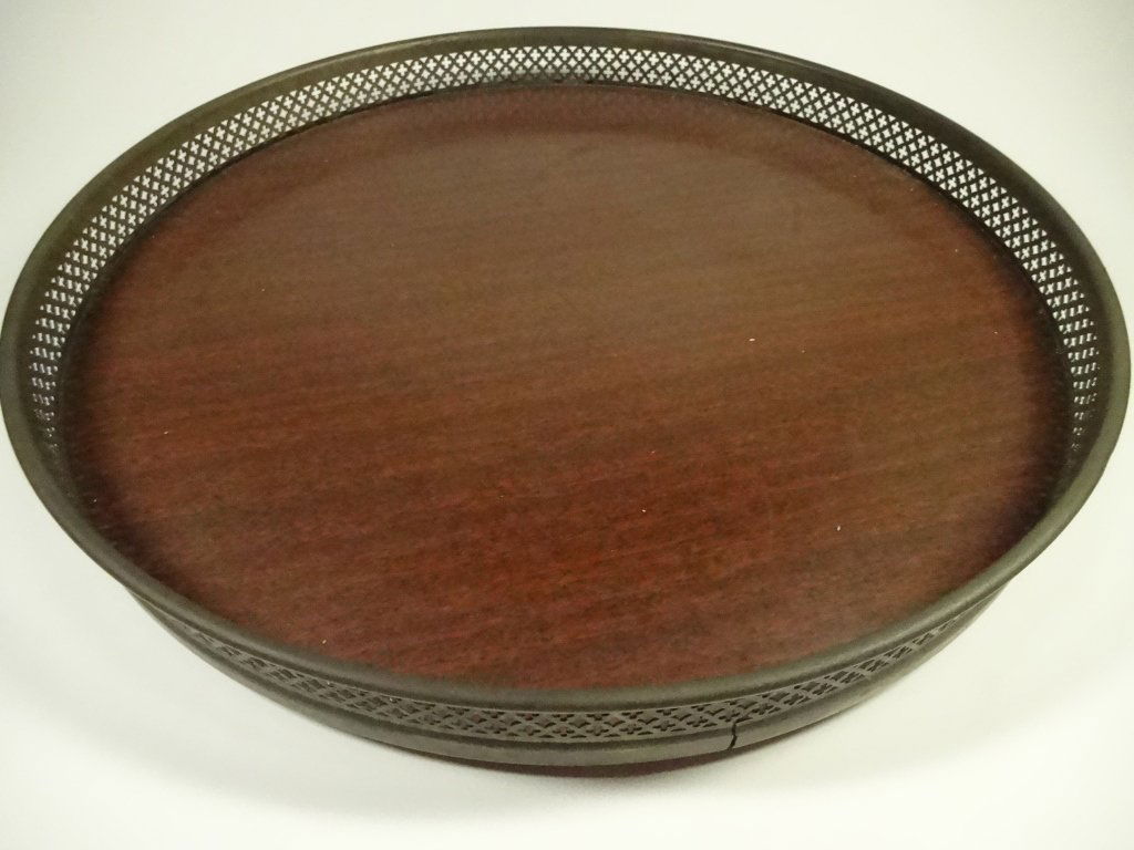 MID CENTURY ROUND TRAY, FORMICA WITH METAL RIM, RIM (1 of 3)