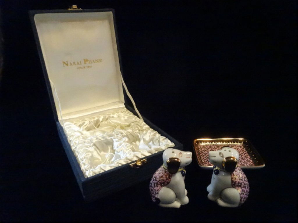 NARAI PHAND PORCELAIN SALT AND PEPPER WITH TRAY, GOLD (1 of 10)