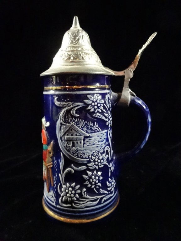 GERMAN BEER STEIN, BLUE WITH 3 PEOPLE DRINKING, VERY (1 of 3)